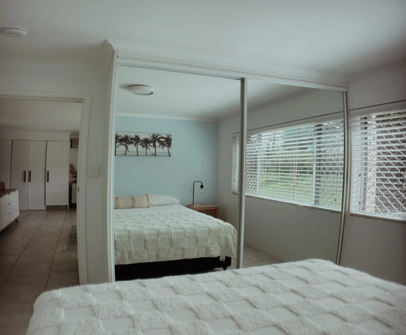$1,300, Whole-property, 2 bathrooms, Coolangatta QLD 4225