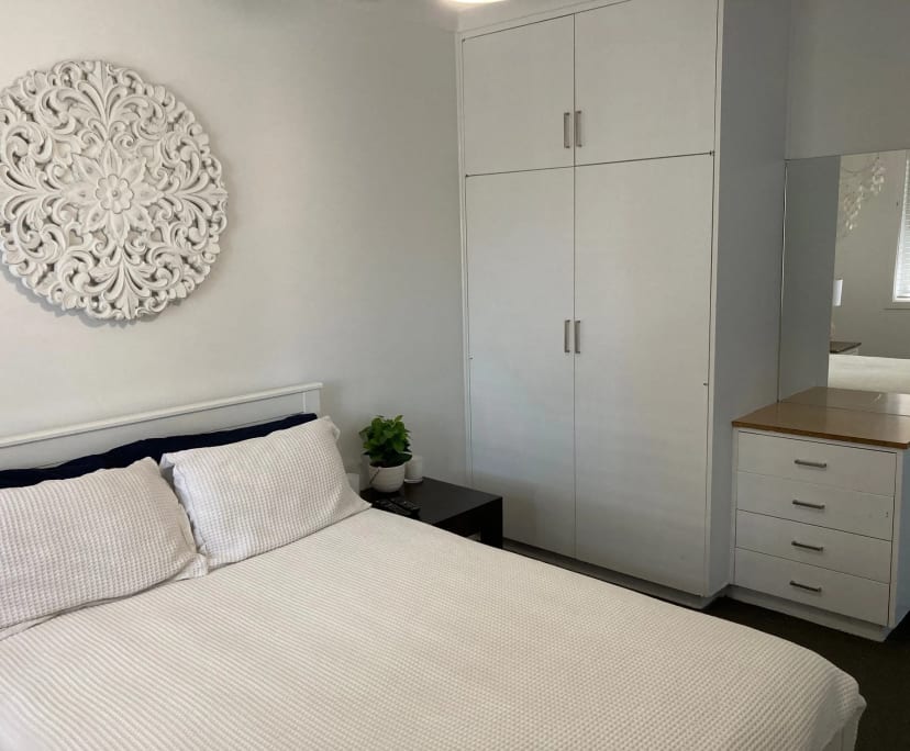 Furnished room in a flatshare