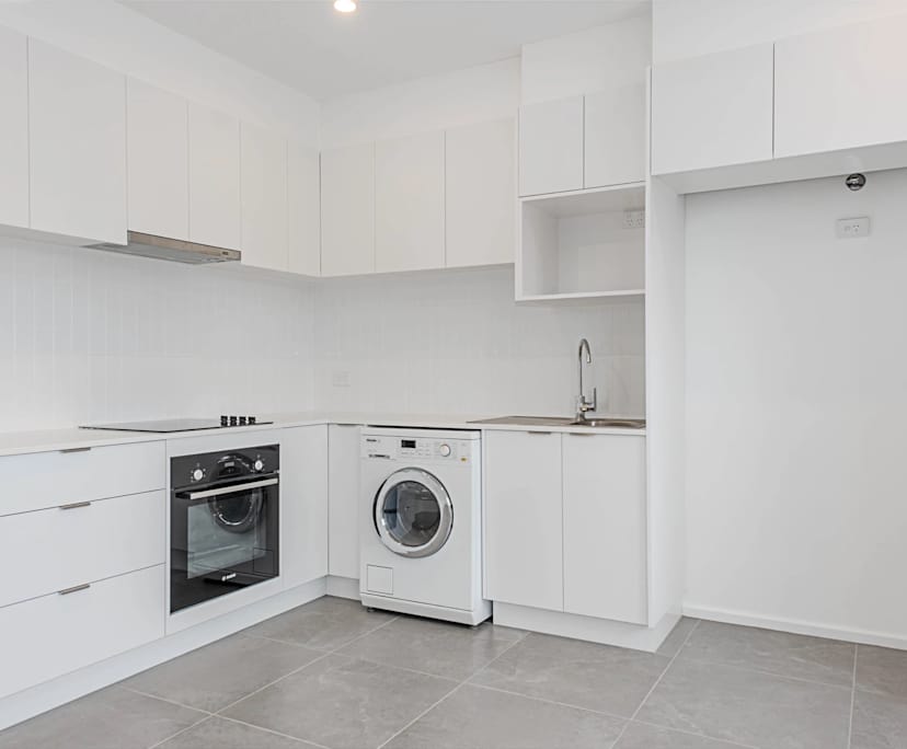 Unfurnished room studio flat for rent