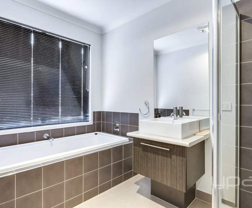 $250, Share-house, 3 bathrooms, Tarneit VIC 3029