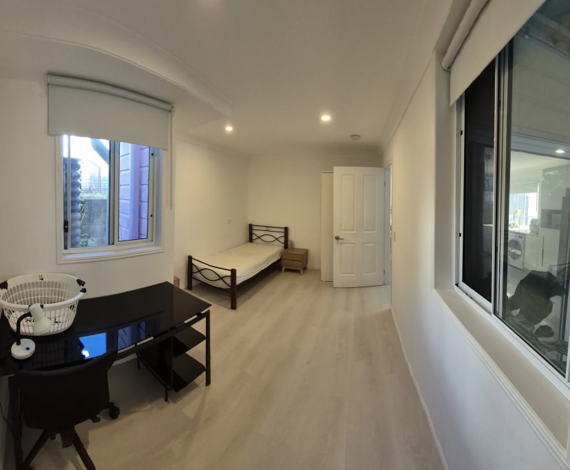 Furnished room with ensuite in a flatshare