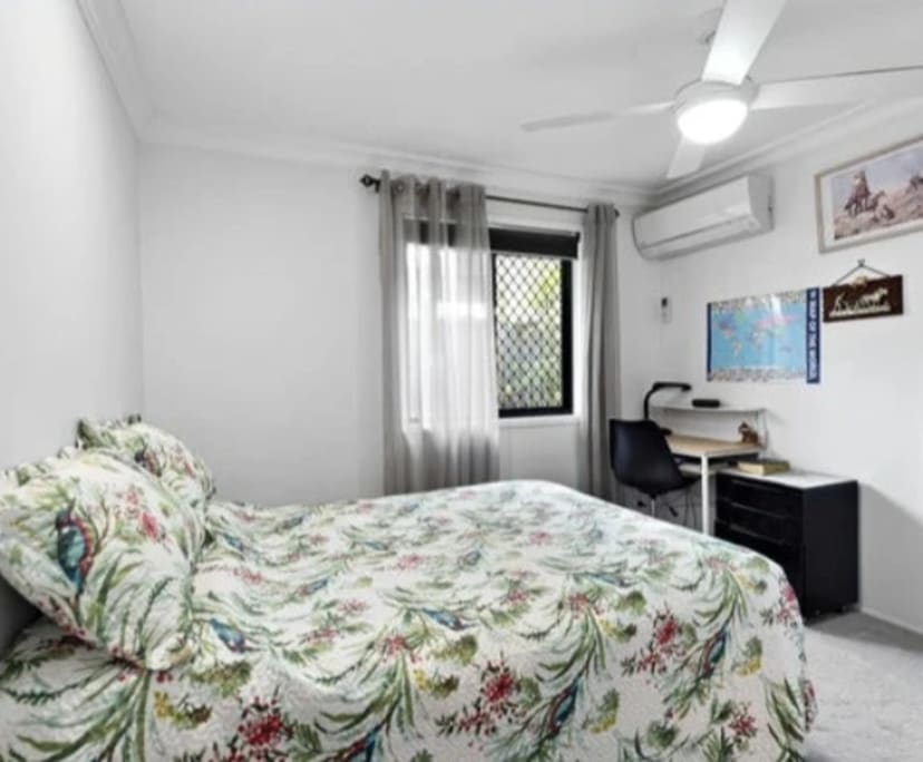 Furnished room in a share house
