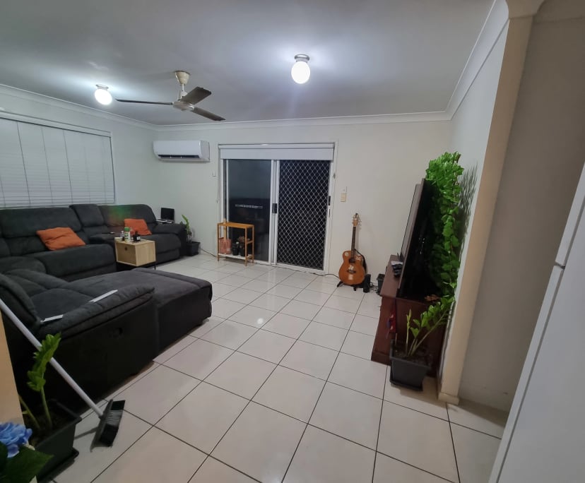 $260, Share-house, 3 bathrooms, Norman Gardens QLD 4701