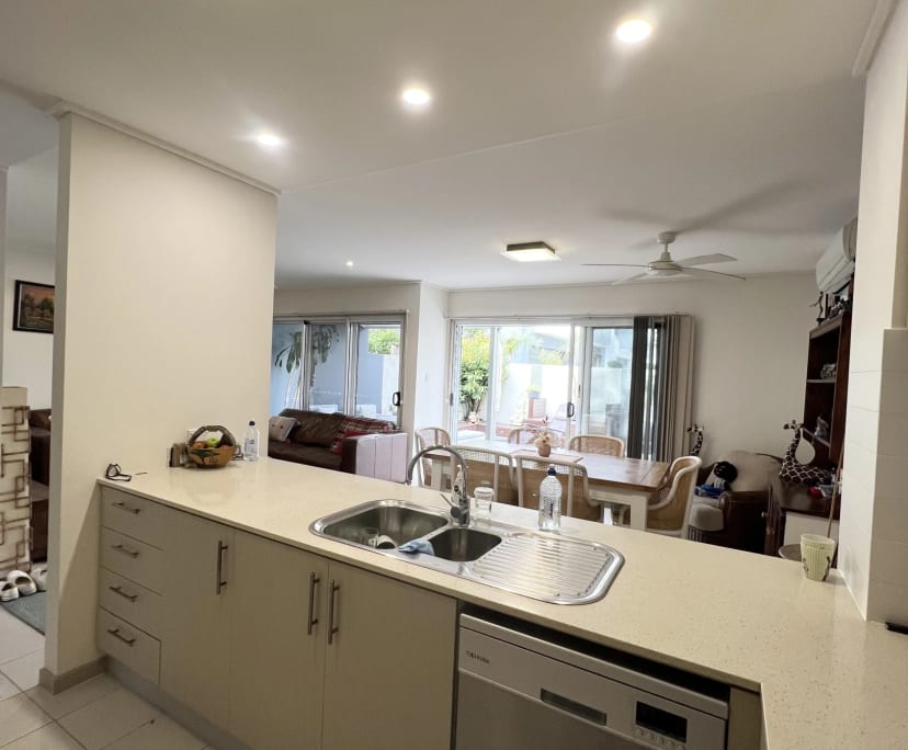 $330, Share-house, 3 bathrooms, Currumbin Waters QLD 4223