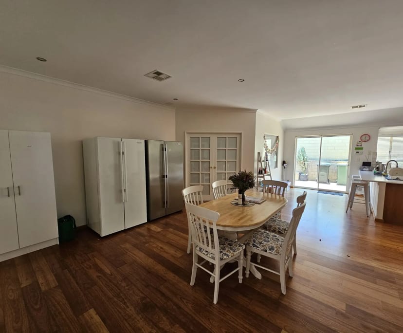 $180, Share-house, 6 bathrooms, Wannanup WA 6210