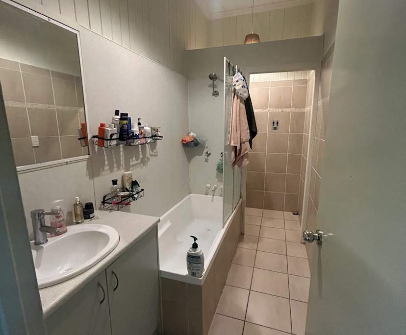 $155, Flatshare, 4 bathrooms, Bardon QLD 4064
