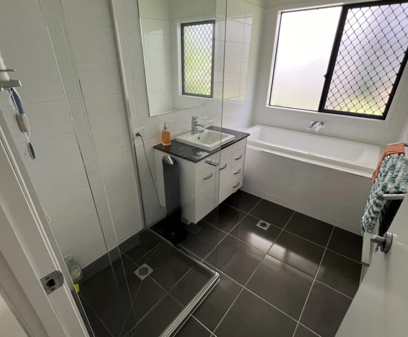 $300, Share-house, 4 bathrooms, Ormeau Hills QLD 4208