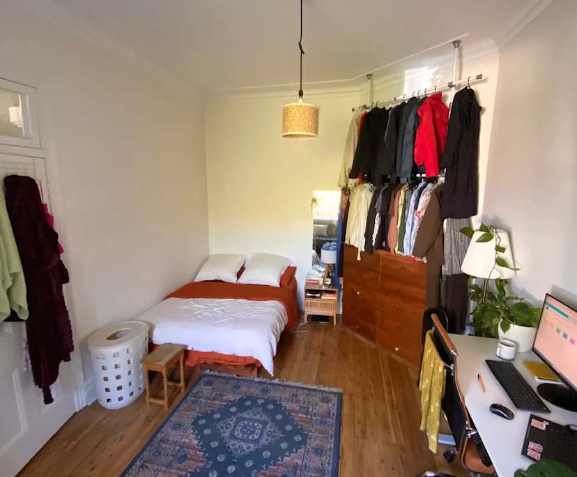 Furnished room in a share house