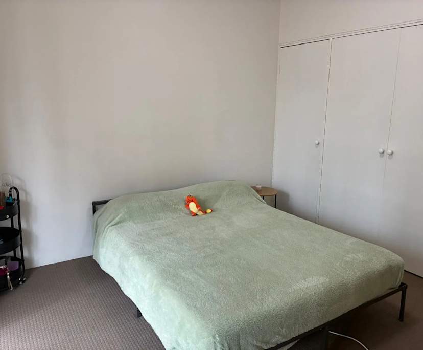 Furnished room in a flatshare