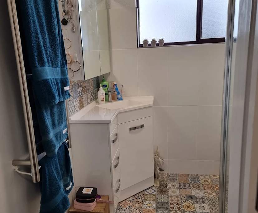 $250, Flatshare, 2 bathrooms, Newtown QLD 4350