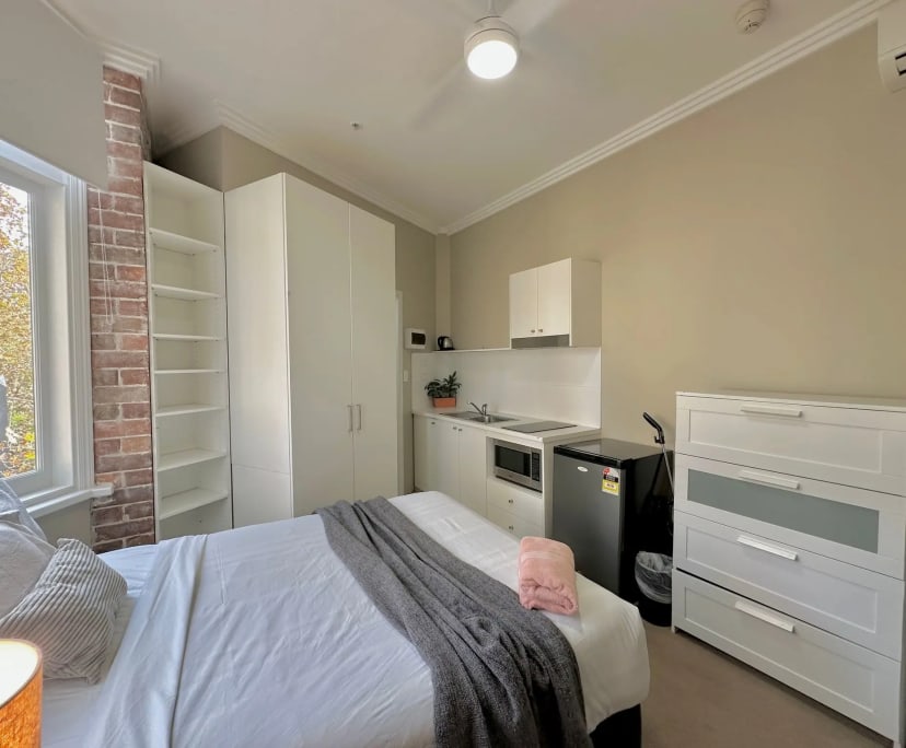 $700, Flatshare, 6 bathrooms, Potts Point NSW 2011