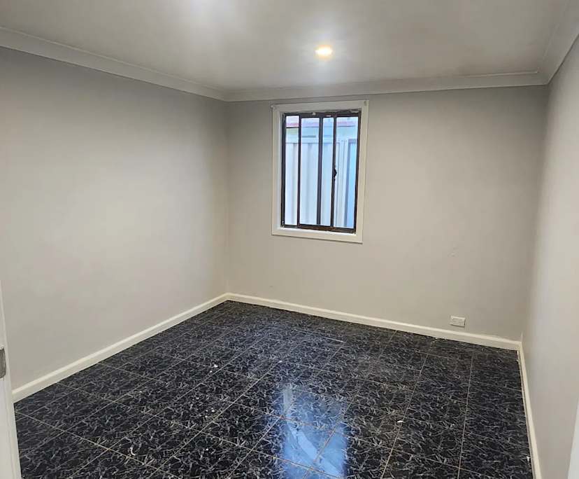 Room studio flat for rent