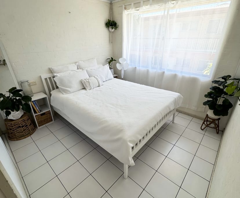 Furnished room in a flatshare