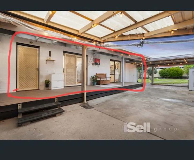 Unfurnished room with own bathroom