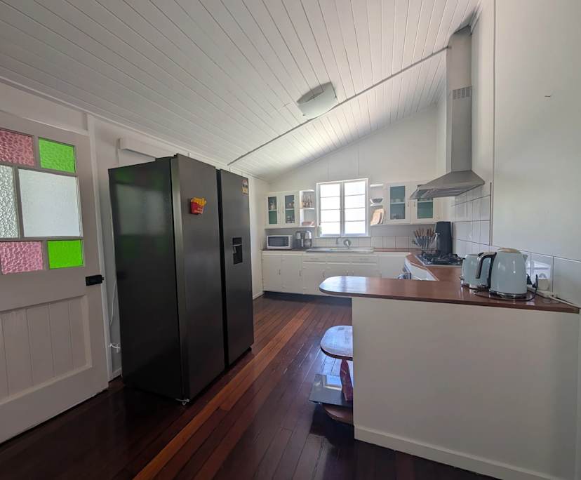 $300, Share-house, 3 bathrooms, West End QLD 4101