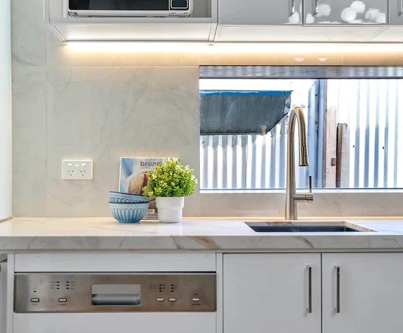 $1,500, Whole-property, 3 bathrooms, St Kilda VIC 3182