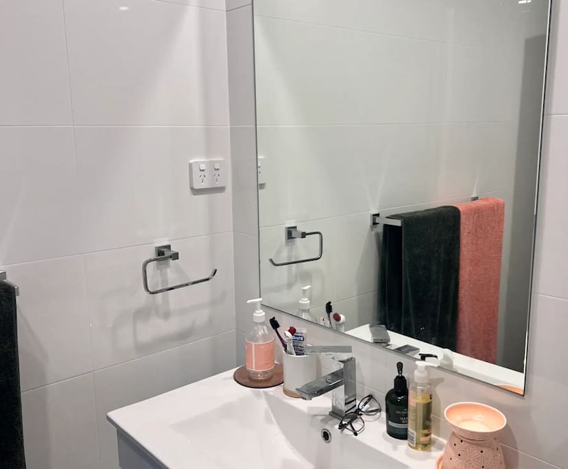 Whole property with 2 rooms for rent