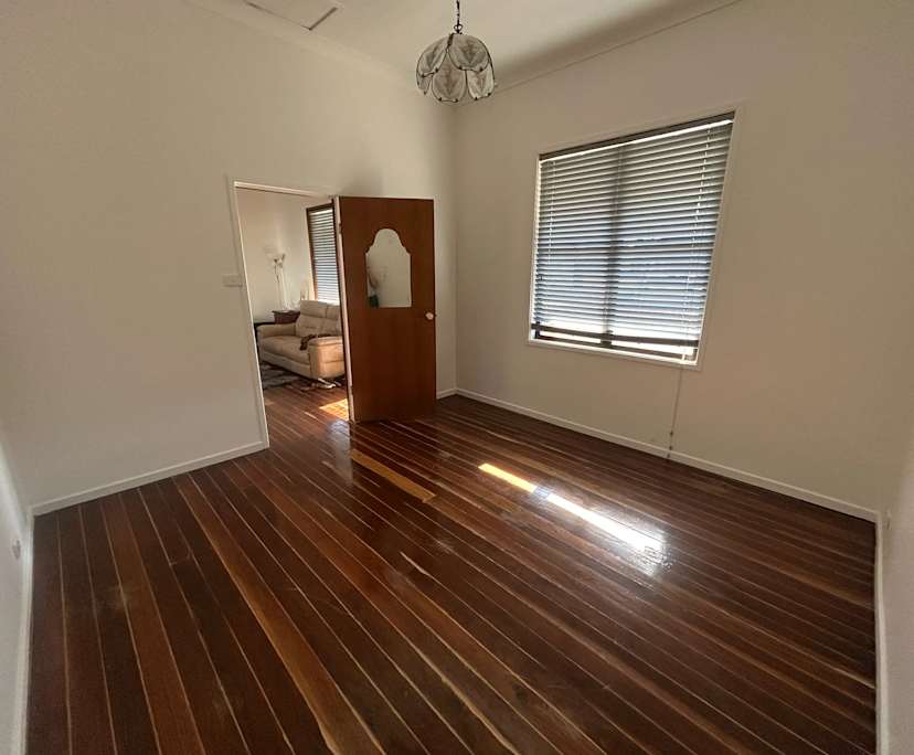 Room in a share house