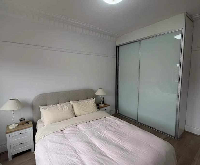 Unfurnished room in a flatshare