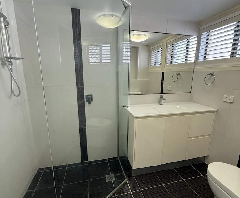 $260, Flatshare, 3 bathrooms, Mermaid Beach QLD 4218