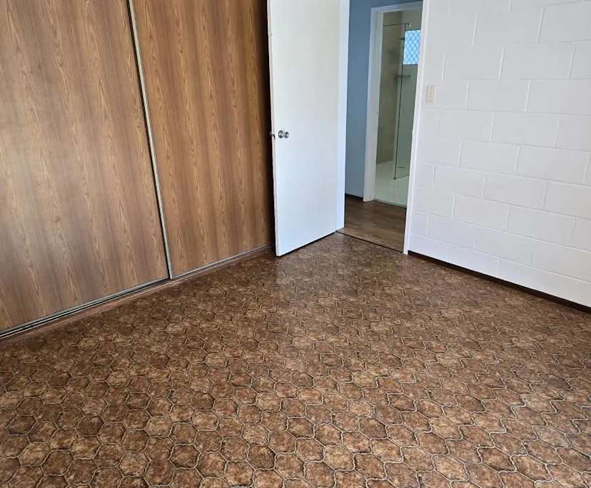 $250, Share-house, 3 bathrooms, West Gladstone QLD 4680