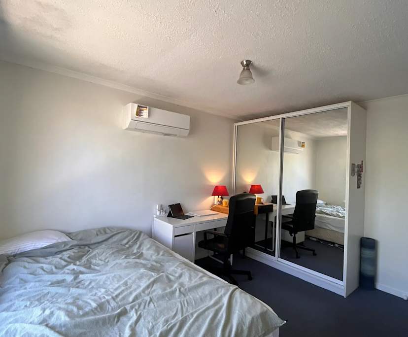 Furnished room in a share house