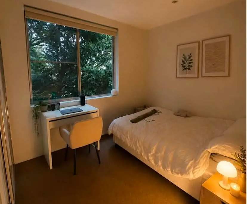 Unfurnished room in a flatshare