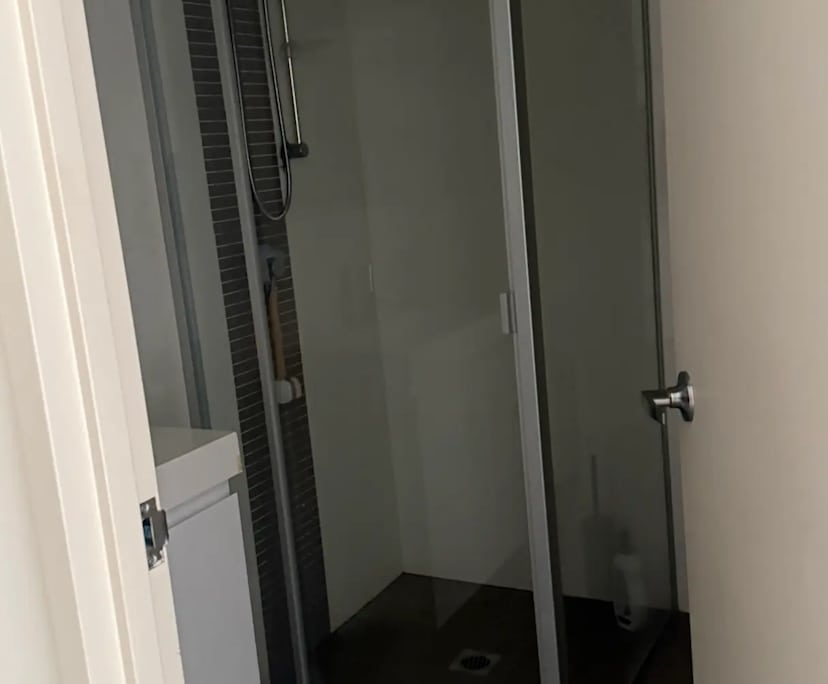 Furnished room with ensuite in a flatshare