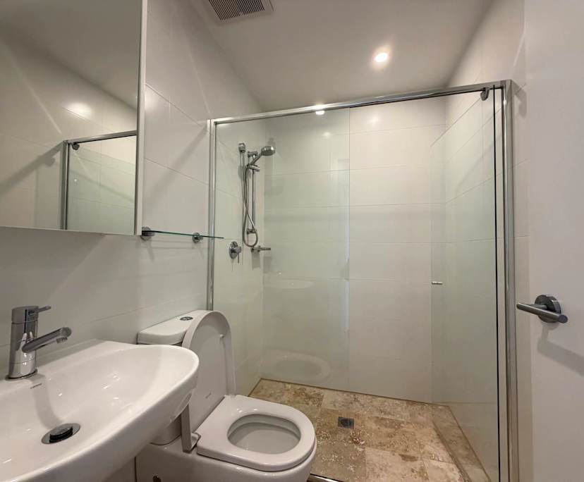 Whole property with 3 rooms for rent