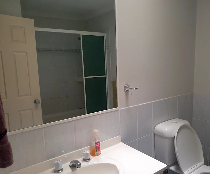 $320, Flatshare, 3 bathrooms, Elanora QLD 4221