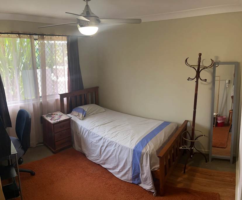 Furnished room in a share house