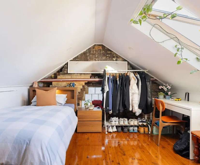 Room in a share house