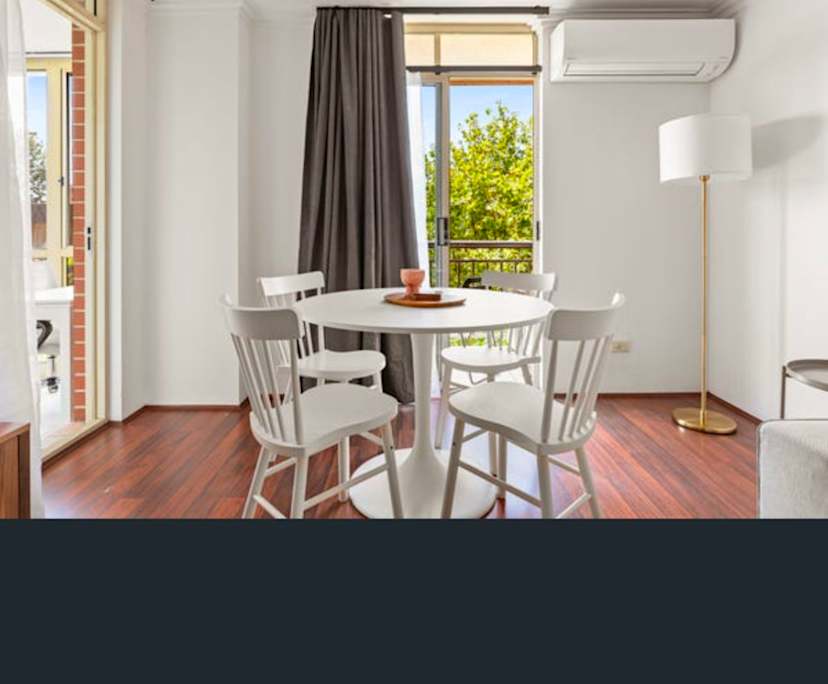 Furnished room in a flatshare
