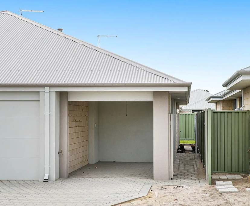 Whole property with 2 rooms for rent