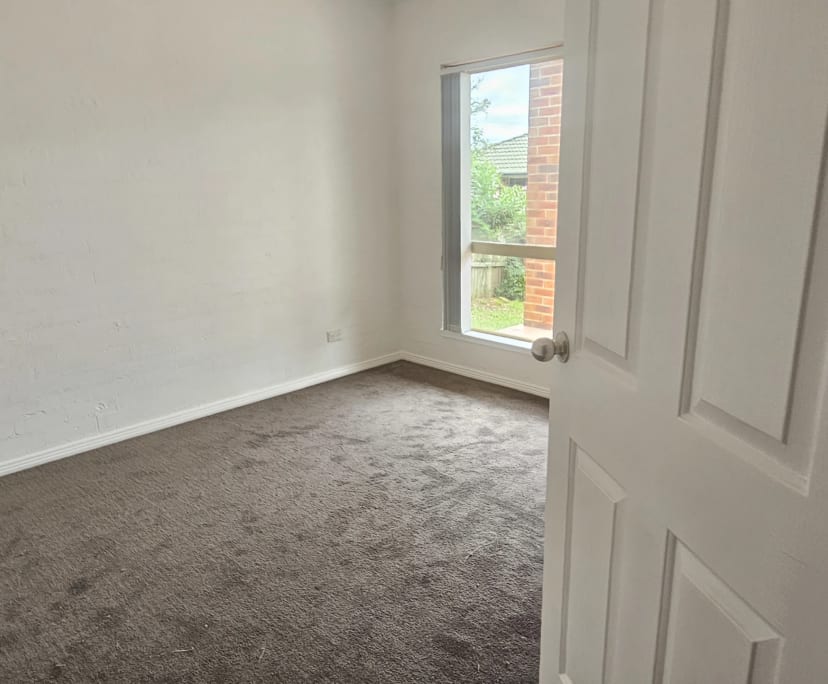 Room for Rent in Blackbutt, Wollongong 290, Unfur...