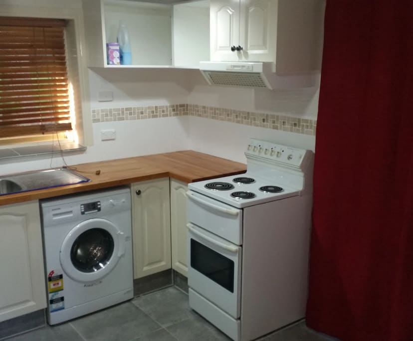 Room for Rent in Barellan Point, QLD 350, Flexibl...