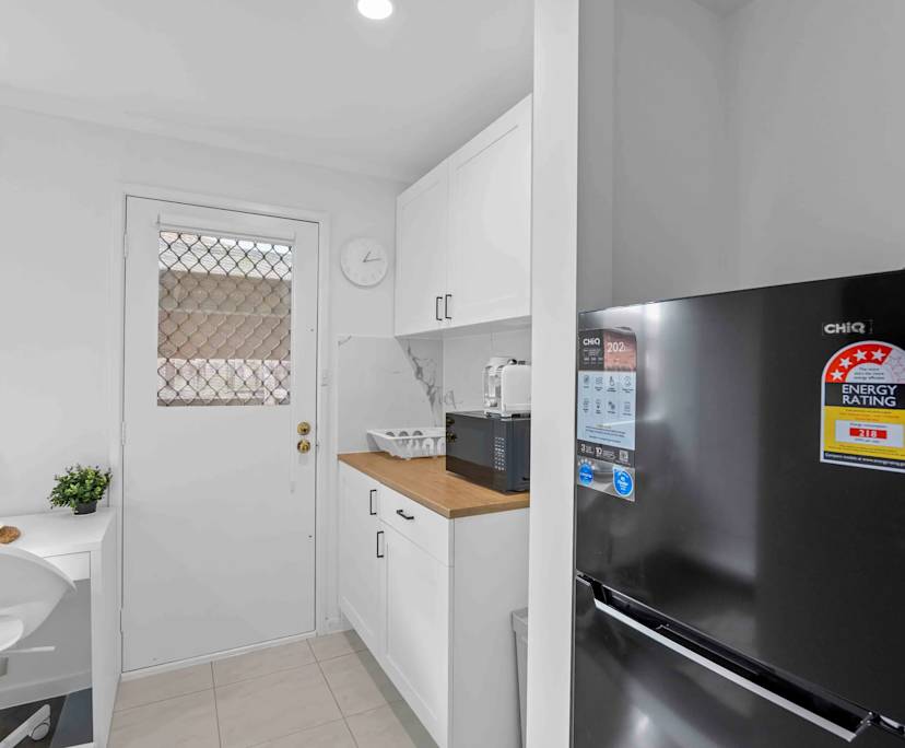 $300, Share-house, 6 bathrooms, Sydenham VIC 3037