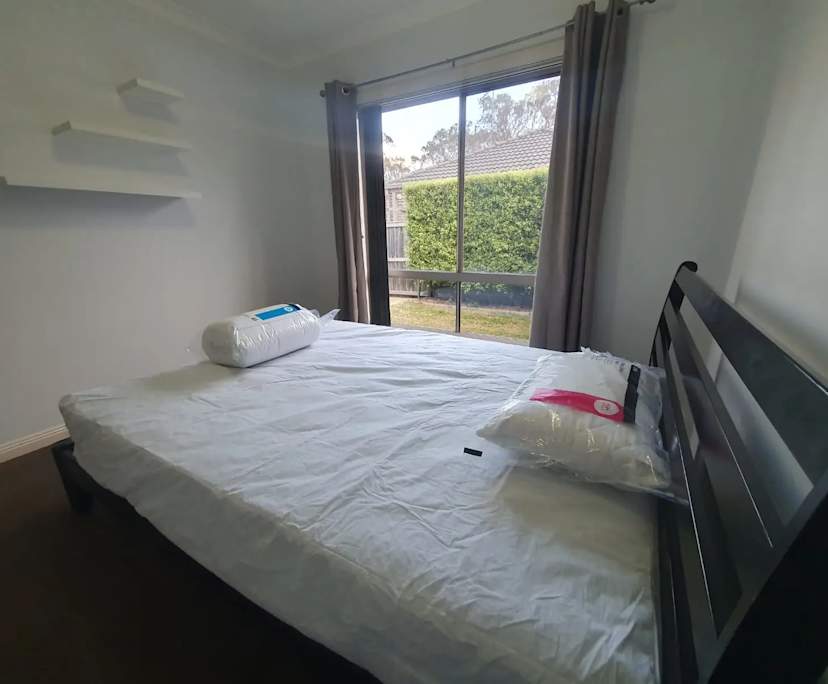 $250, Share-house, 3 bathrooms, South Morang VIC 3752