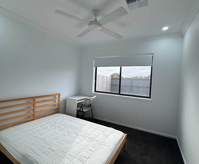 Room in a share house