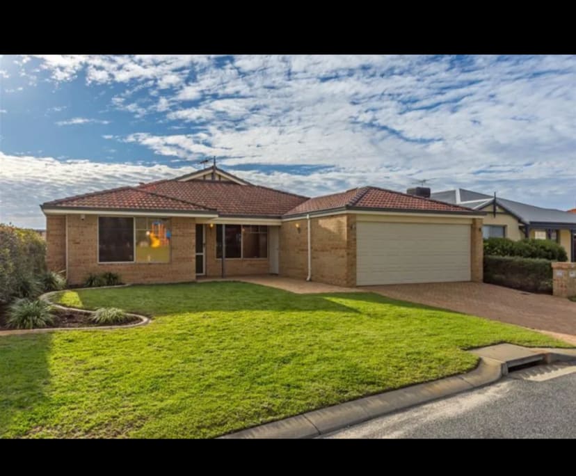 Whole property with 3 rooms for rent