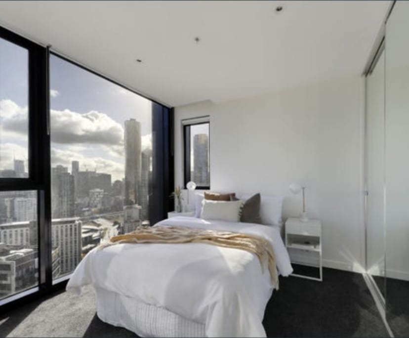 Furnished room with ensuite in a flatshare