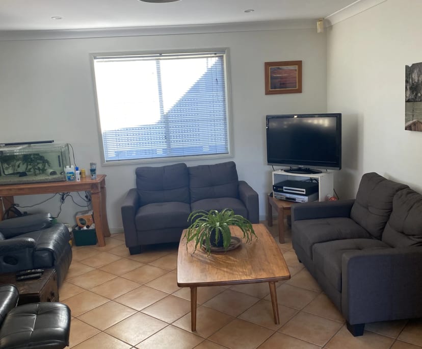 2 Rooms for Rent in Newmarket, Brisbane 220, Furn...