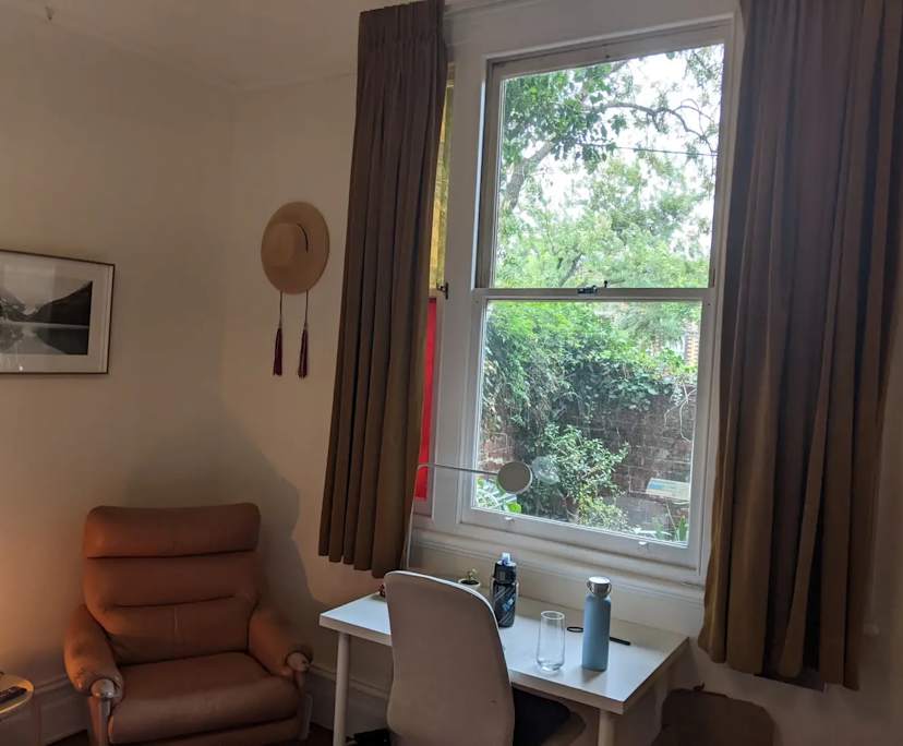 Room in a share house