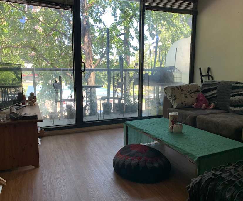 Furnished room in a flatshare