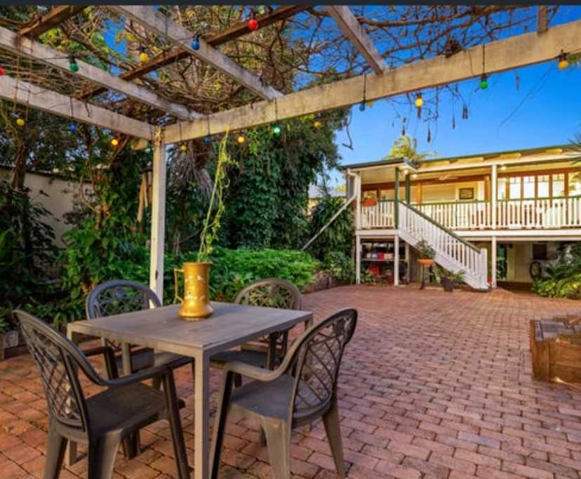 $400, Studio, 1 bathroom, Norman Park QLD 4170