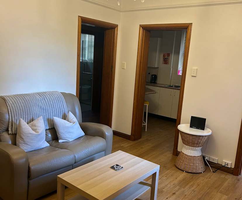 Whole property with 2 rooms for rent