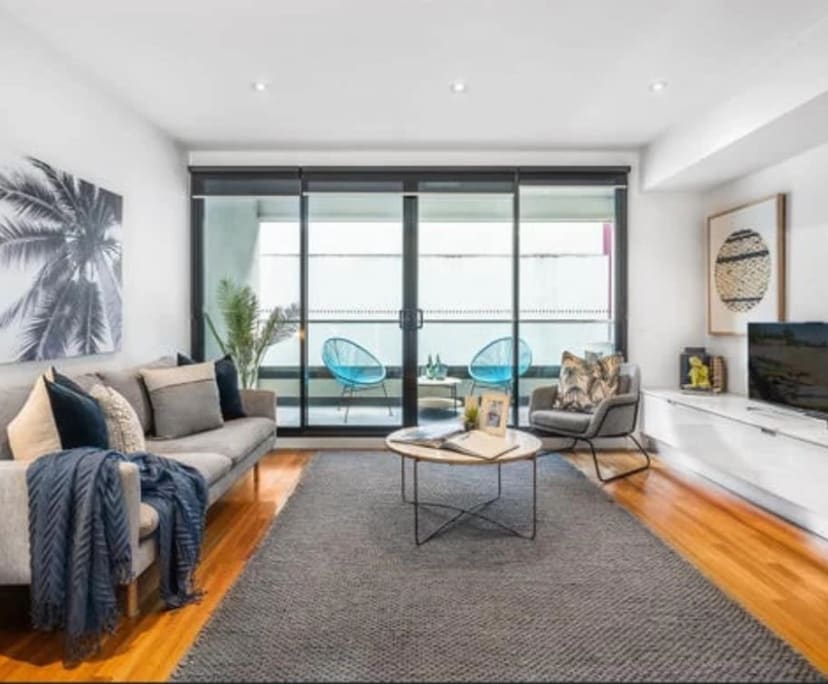 Furnished room in a flatshare