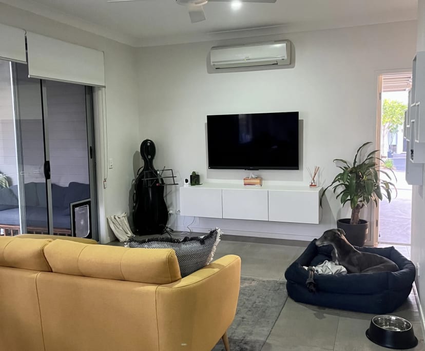 Room for Rent in Oxley, Brisbane 250, Unfurnished...