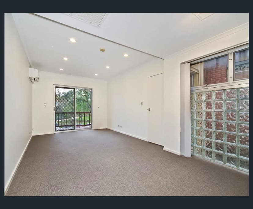 Unfurnished room in a share house