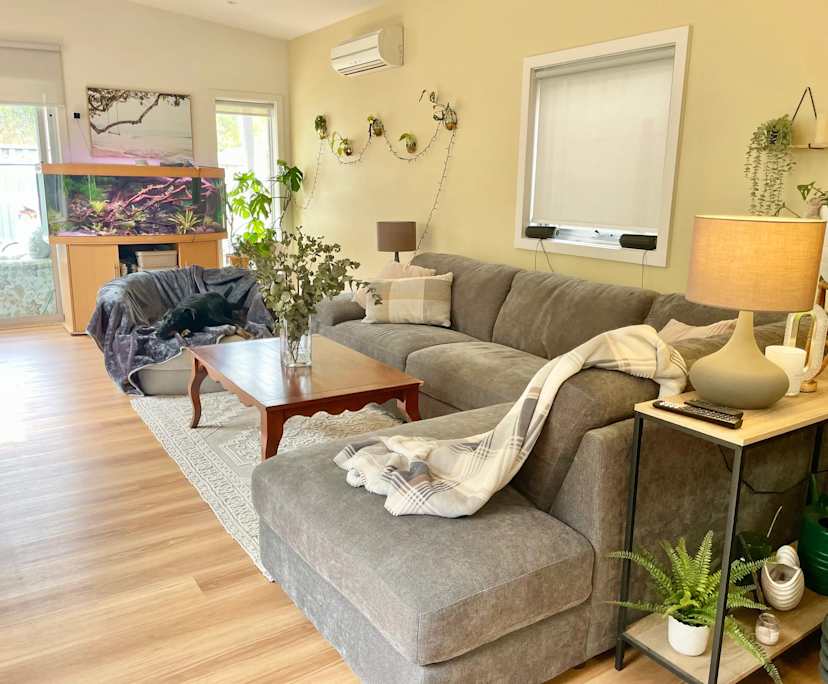 Unfurnished room with own bathroom